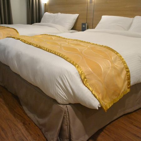 Vista Real Hotel Тагайтай Экстерьер фото